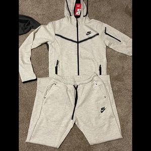 Nike Fleece Hoodie and Joggers (set)